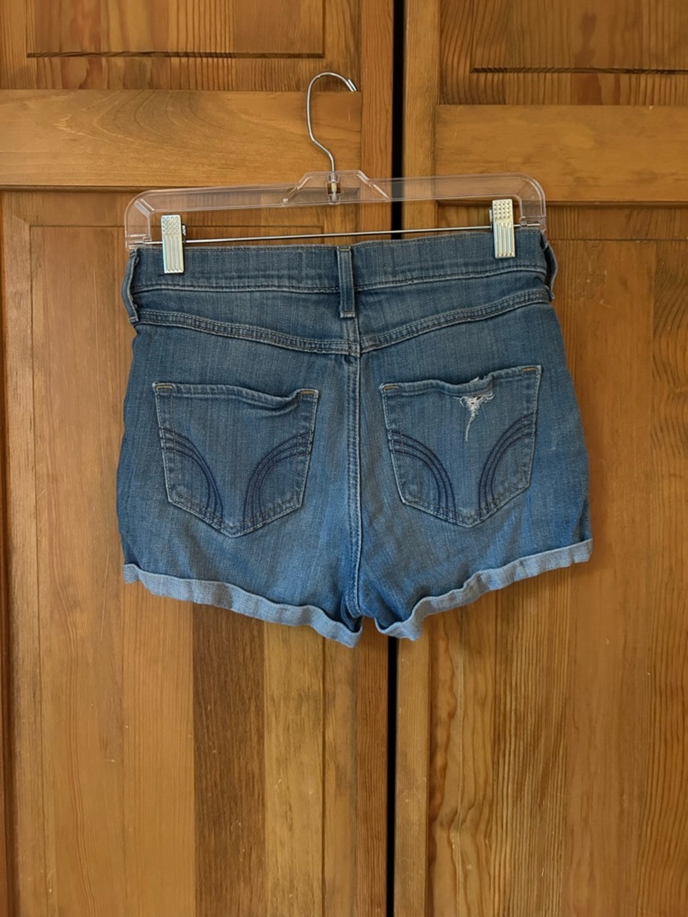 Y2K Hollister Women's Blue Denim Rolled-Hem Shorts - Picture 3 of 3